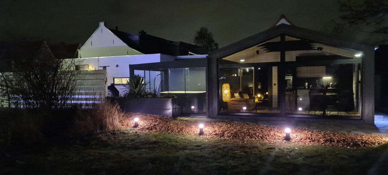 B&B Het Duinhuisje Met Jacuzzi, Gratis Parkeren, 2 Fietsen Te Leen, Airco Zandvoort Luaran gambar