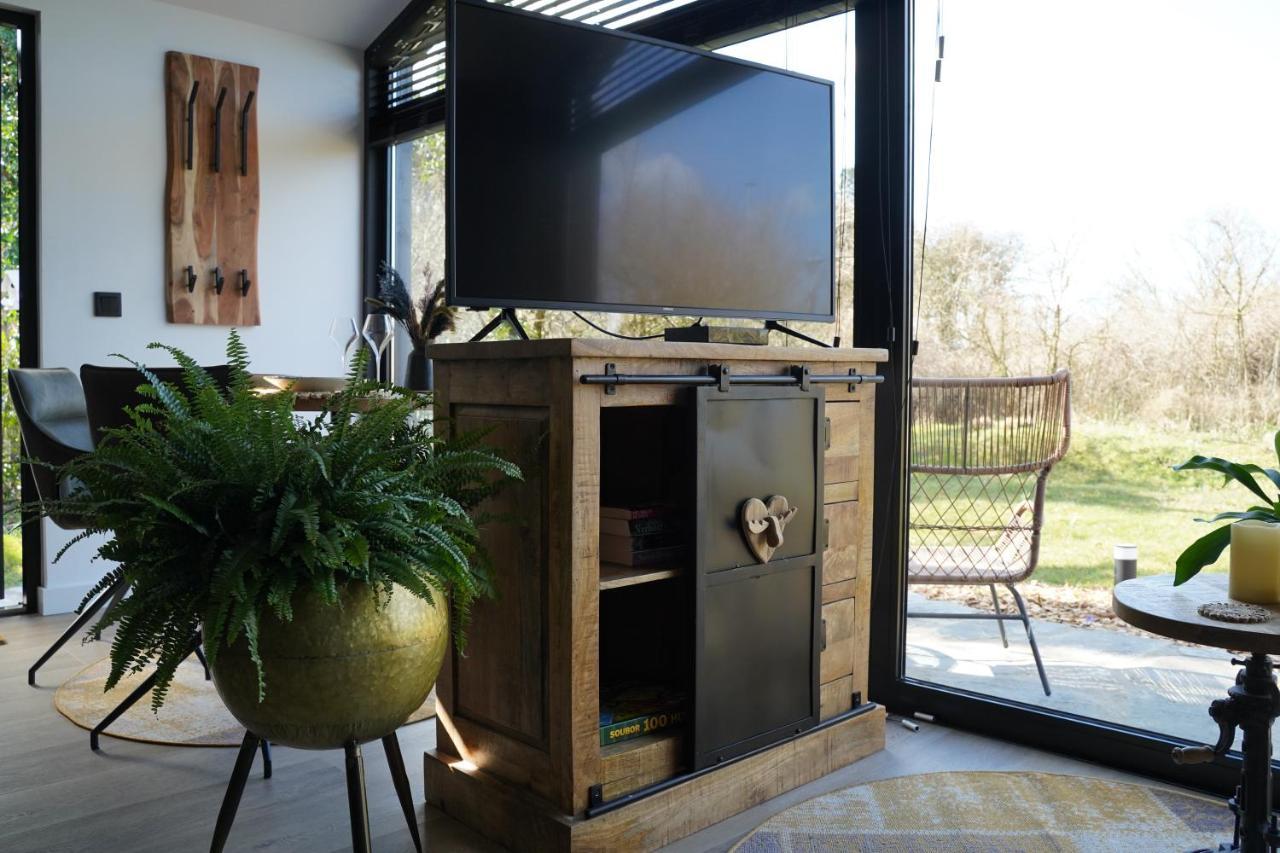 B&B Het Duinhuisje Met Jacuzzi, Gratis Parkeren, 2 Fietsen Te Leen, Airco Zandvoort Luaran gambar