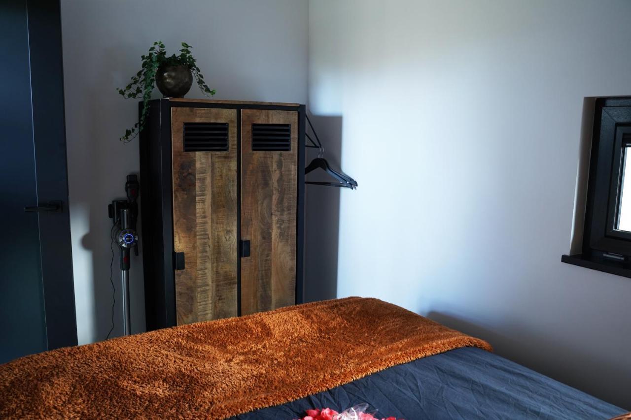 B&B Het Duinhuisje Met Jacuzzi, Gratis Parkeren, 2 Fietsen Te Leen, Airco Zandvoort Luaran gambar
